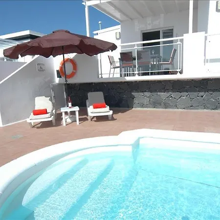 Villa In Puerto Del Carmen Sleeps 6 Includes Swimming Pool And Wifi *