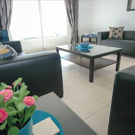 In Puerto Del Carmen Sleeps 6 Includes Swimming Pool And Wifi Villa *