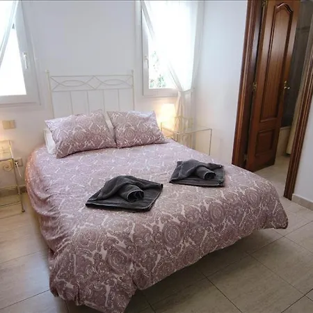 In Puerto Del Carmen Sleeps 6 Includes Swimming Pool And Wifi Villa Puerto del Carmen (Lanzarote)