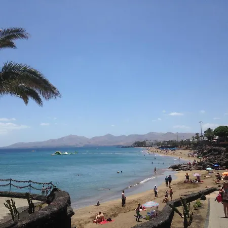 Villa In Puerto Del Carmen Sleeps 6 Includes Swimming Pool And Wifi *